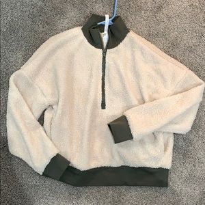 Fabletics pull over